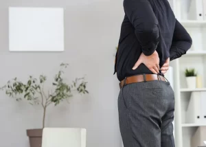 کمردرد هنگام ایستادن